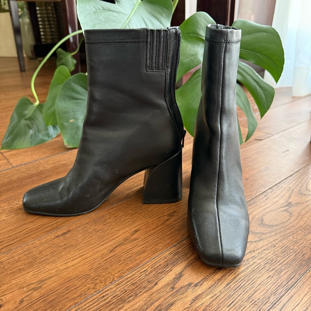 Aqua Julie Booties in Black